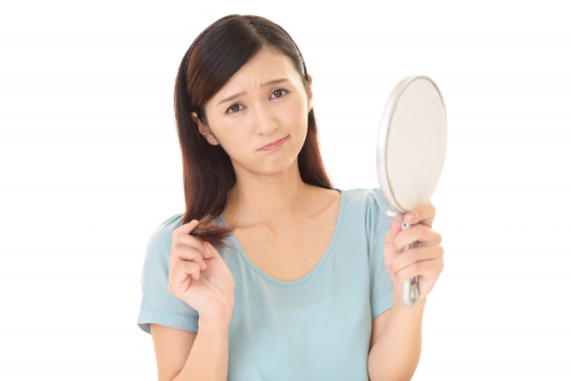 ダメージ気にする女性